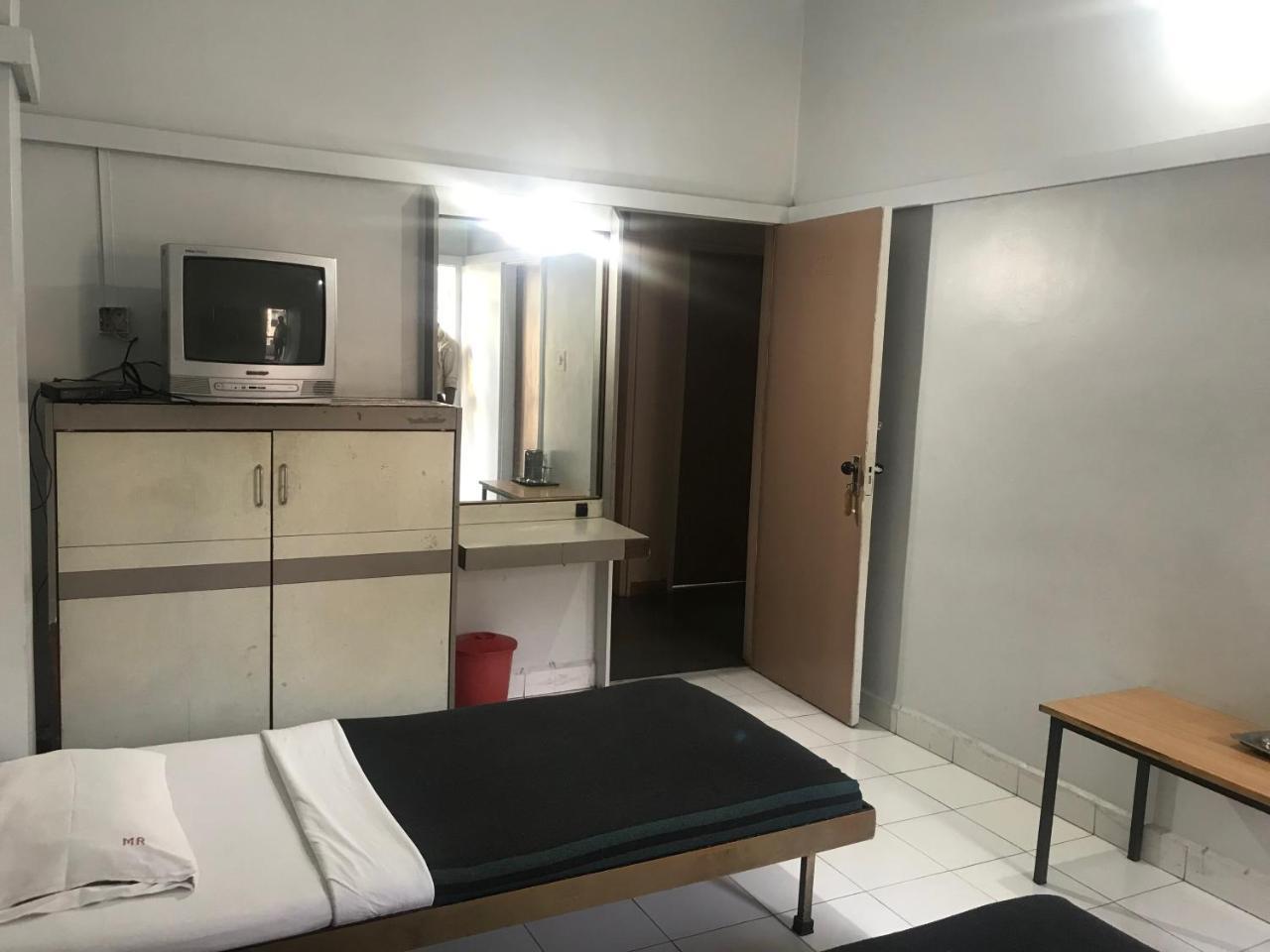 Maurya Residency Hotel Pune Exterior photo