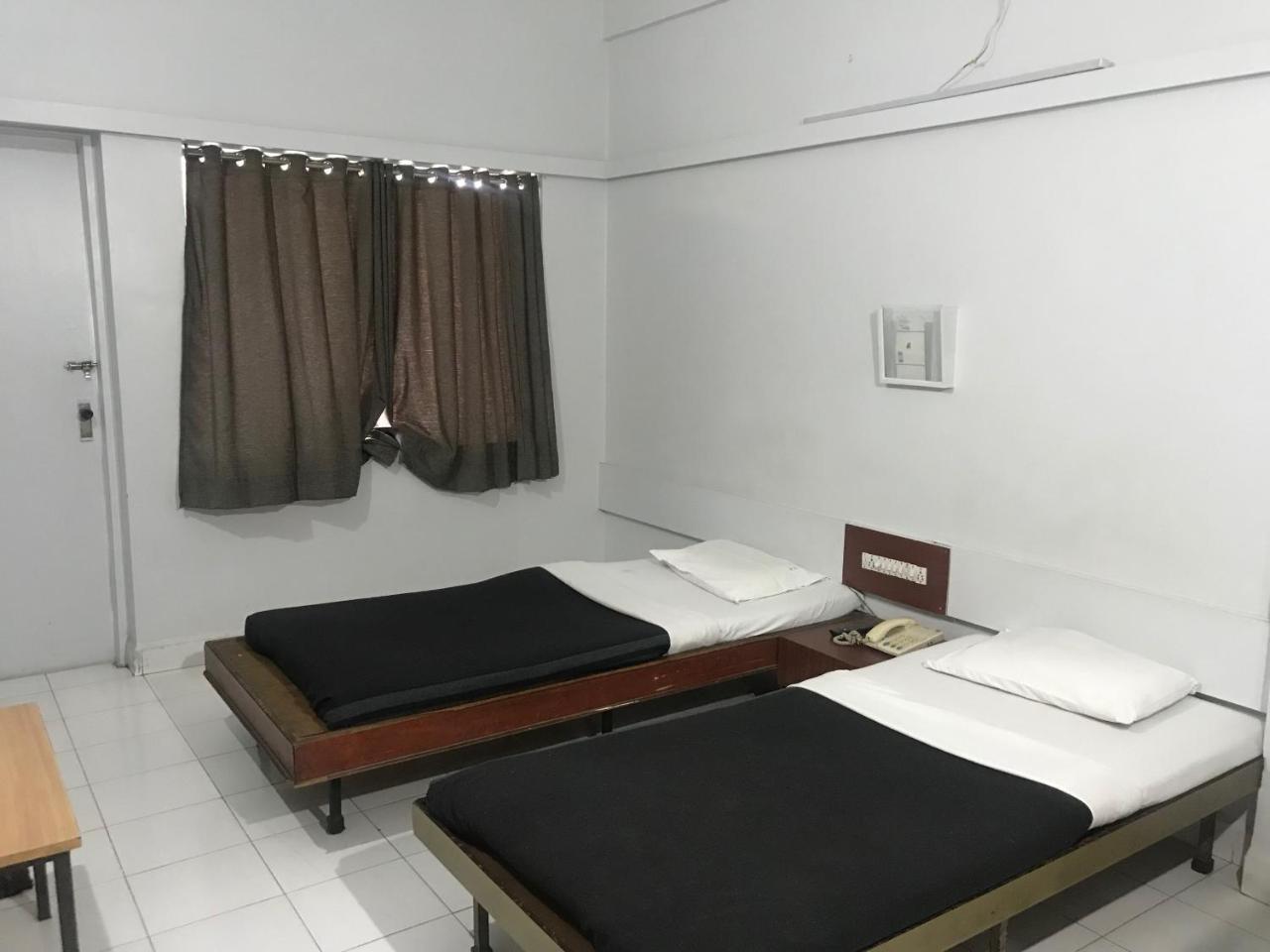 Maurya Residency Hotel Pune Exterior photo